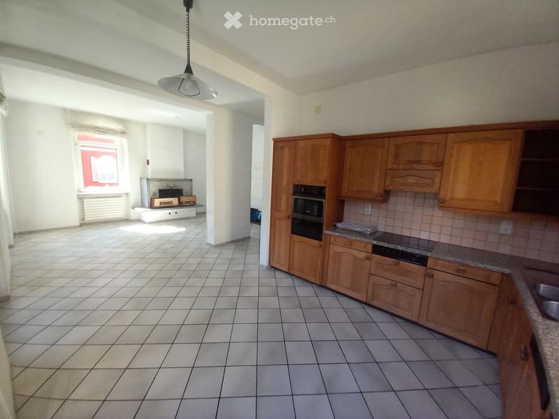 VENDESI CASA IN SASSO CON 2 APPARTAMENTI IN CENTRO BELLINZONA (3)