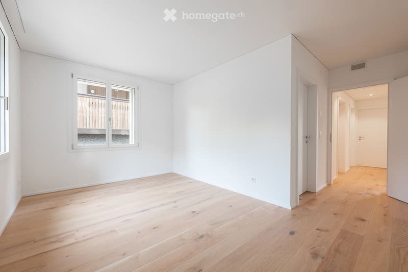 {"visible_features": [],    "type": "Room",    "description": "white walls, wooden floor, double windows, light interior",    "localized_descriptions":        {        "EN": "Room: white walls, wooden floor, double windows, light interior",        "