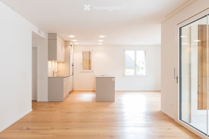 Helle 5.5 Zimmer Eigentumswohnung mit grossem Sitzplatz (2)