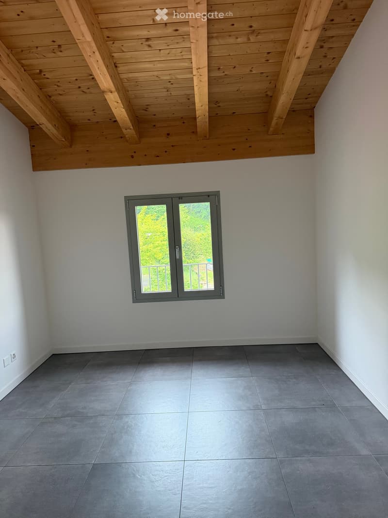 🏡 Affittasi Appartamento Luminoso ad Arzo – 4.5 locali | Posteggio interno incluso (15)
