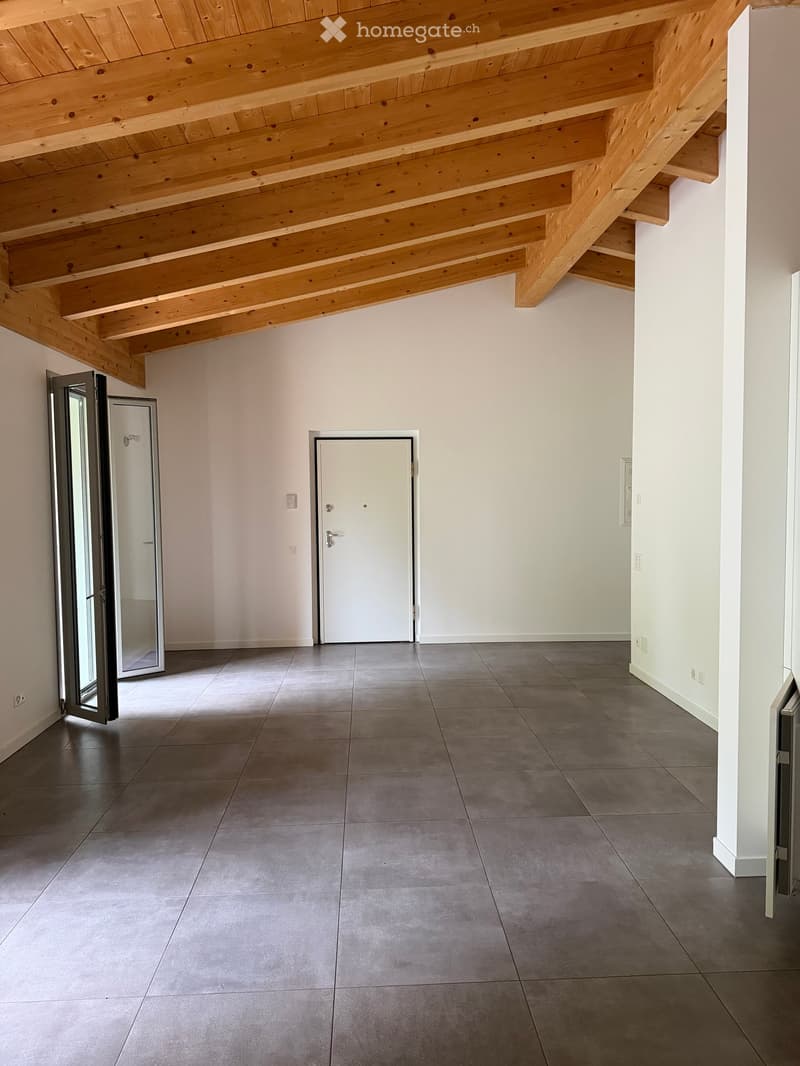 🏡 Affittasi Appartamento Luminoso ad Arzo – 4.5 locali | Posteggio interno incluso (12)