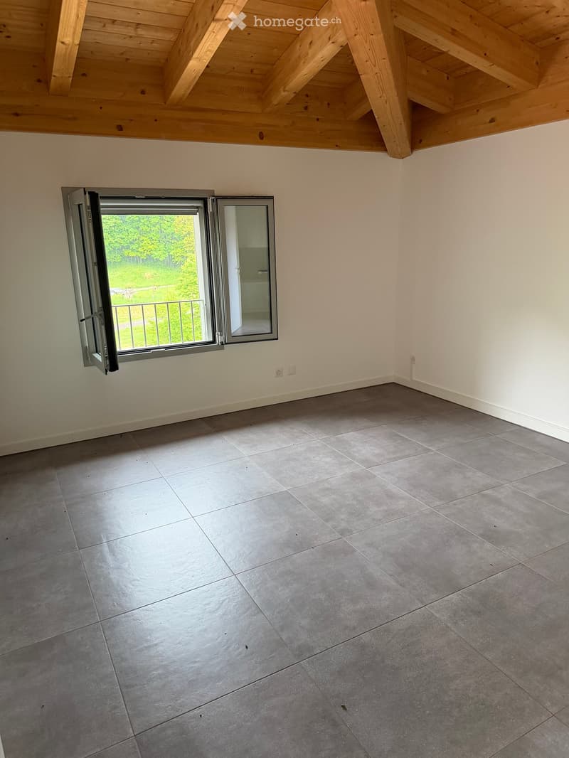 🏡 Affittasi Appartamento Luminoso ad Arzo – 4.5 locali | Posteggio interno incluso (13)