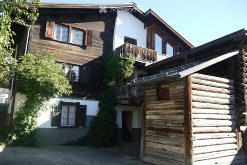 2 story log house, balcony, attached log building