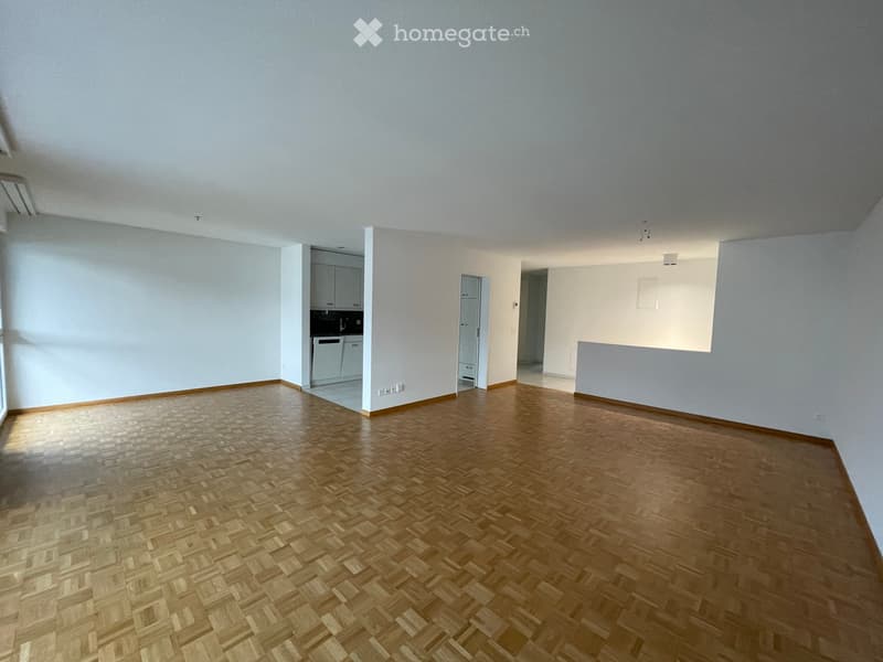 Frisch renovierte Wohnung an zentraler Lage (2)