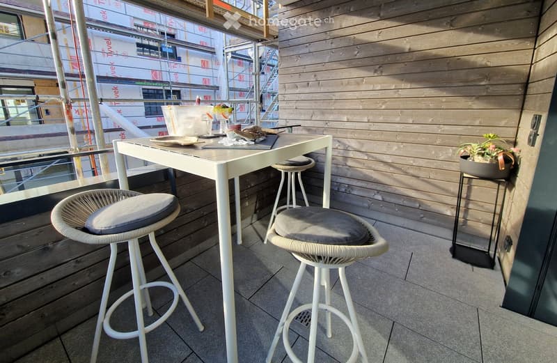 {"type": "Balcony / Terrace", "objects": ["table", "stool", "stool", "stool", "stool", "stool", "stool", "stool", "stool", "stool", "stool", "stool", "stool", "stool", "stool", "stool", "stool", "stool", "stool", "stool", "stool", "stool", "stool", "stool