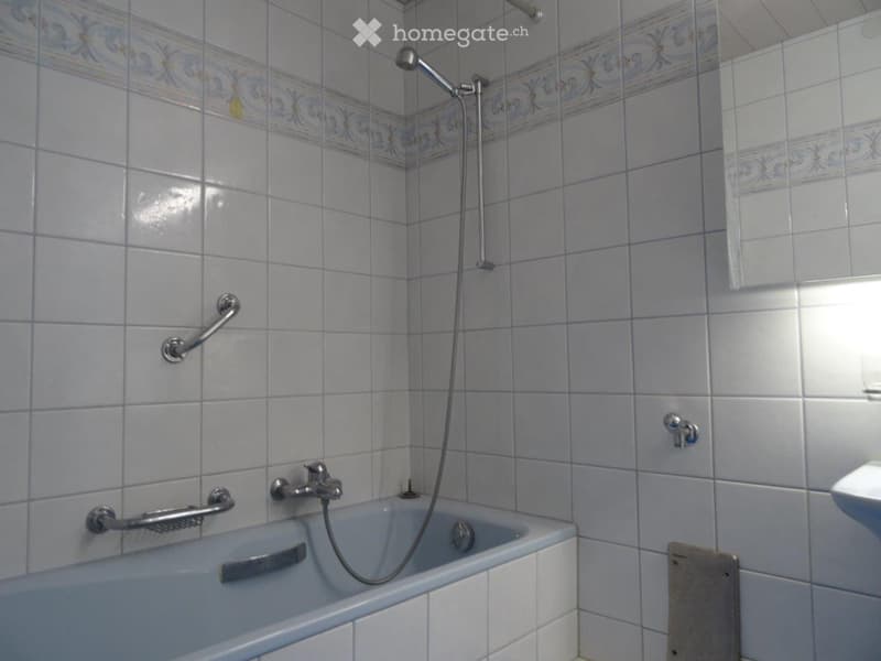 4.5 Zimmer Dachwohnung an bester Lage in Visp zu vermieten (4)