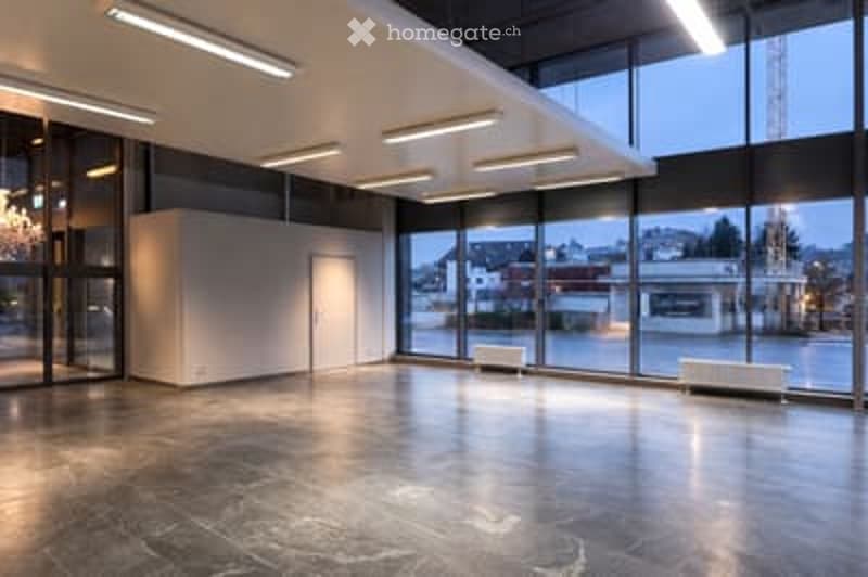 Moderne Geschäftsfläche im Zentrum von Gossau ZH (3)