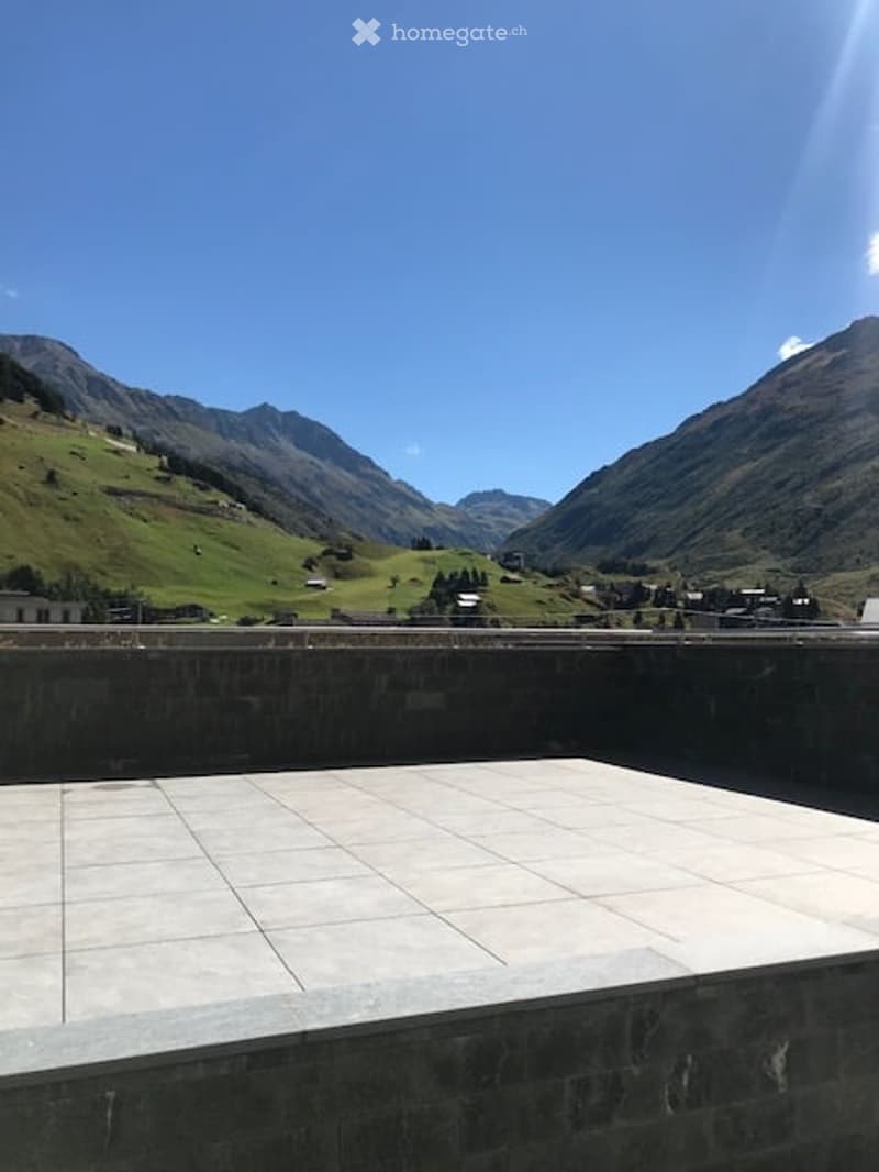 Wunderschöne Suite mit 50 m² Terrasse im exklusiven Reuss Village – Andermatt (2)