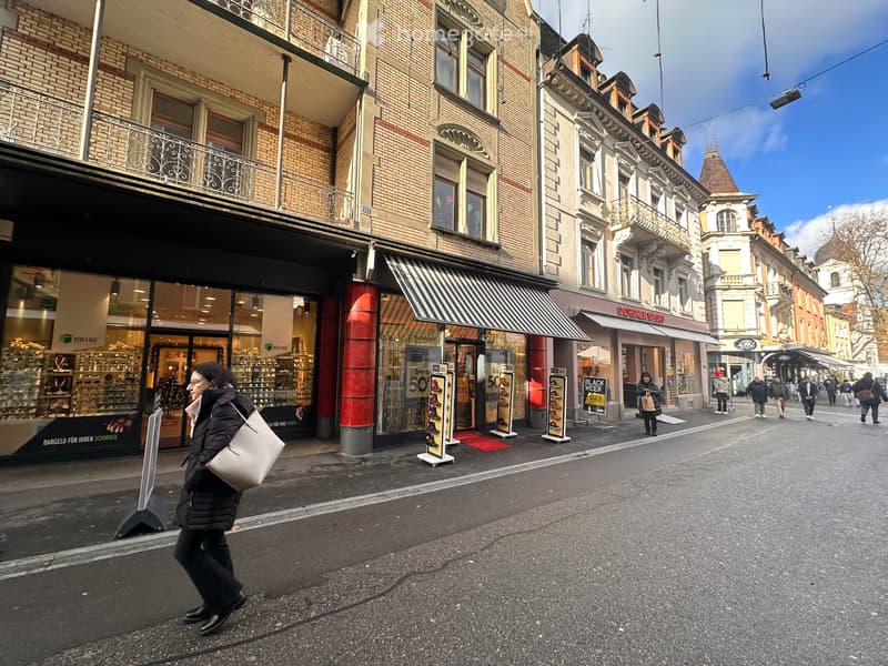 Attraktive Verkaufsflächen an bester Lage in der Fussgängerzone Baden's (2)