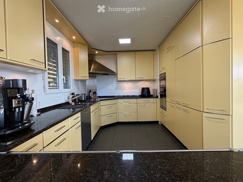 Spacious 8.5-room single-family house with stunning views in Walchwil (13)