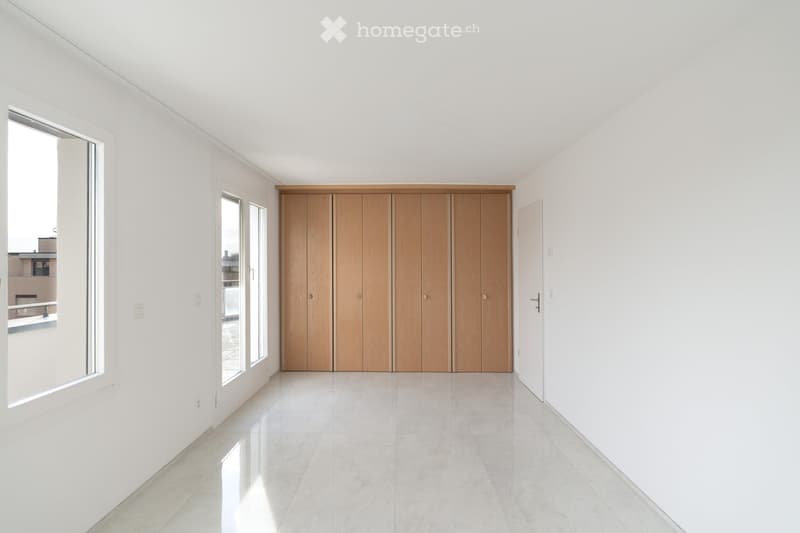 empty room, white walls, white floor, wooden closet, windows