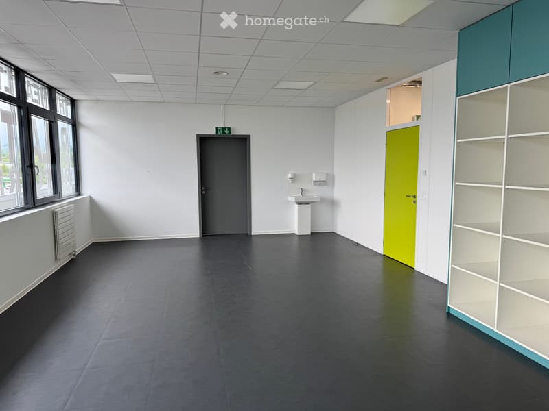 Espace commercial attrayant et individuel à Etoy (11)