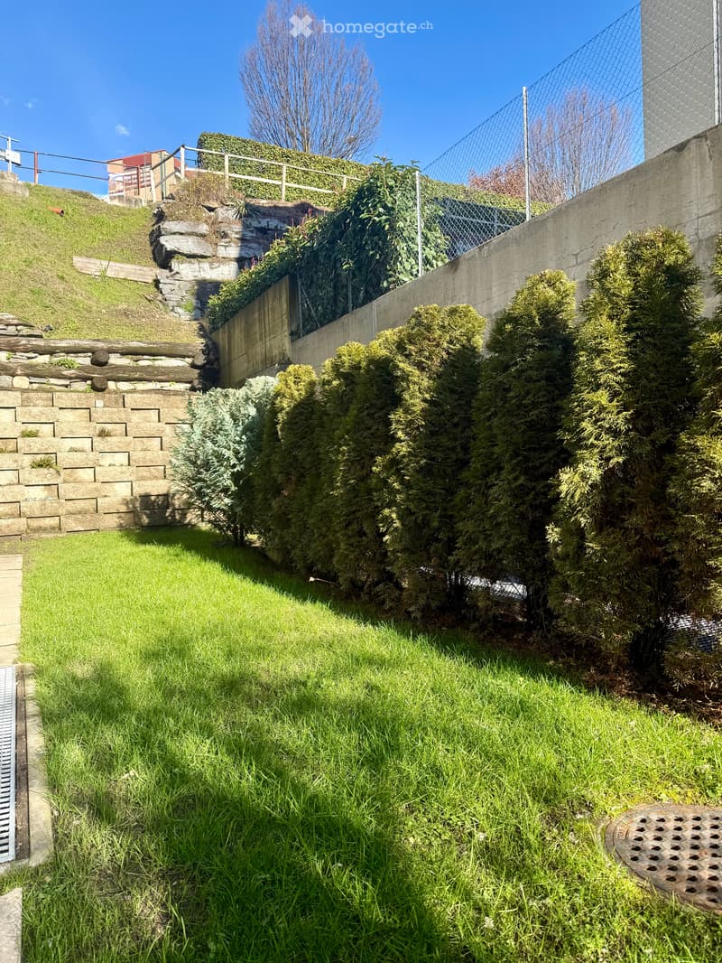 Dove il verde incontra la città: 4.5 locali con giardino privato (4)