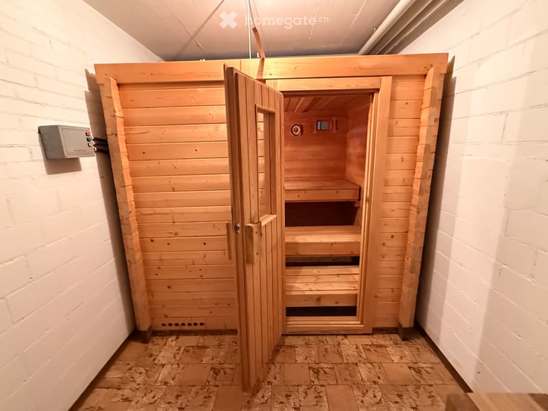 Helle & moderen 3.5-Zimmer-Wohnung mit Balkon und Hobby Raum mit Sauna in Ebmatingen (13)