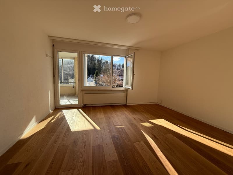 Balcony, large windows, wooden floors, heater, bright