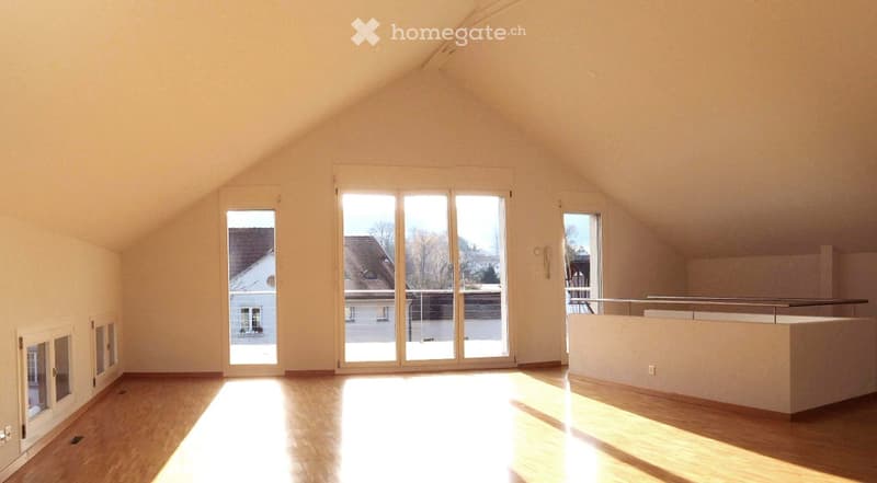 empty room, wooden floor, sliding glass doors, balcony, white walls