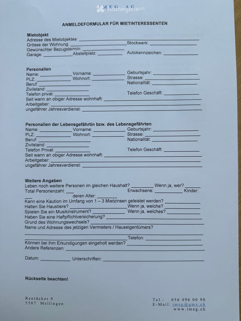 A blank form titled 'Mietformular für Mietinteressenten' with various fields for personal information and housing preferences.