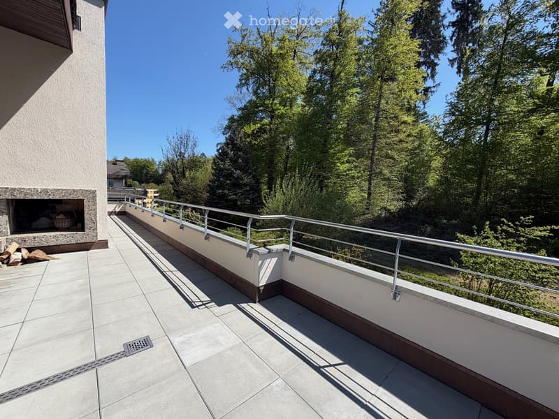 Grosszügige 6.5-Zimmer-Dachwohnung mit Balkon und schöner Aussicht in Tagelswangen (10)