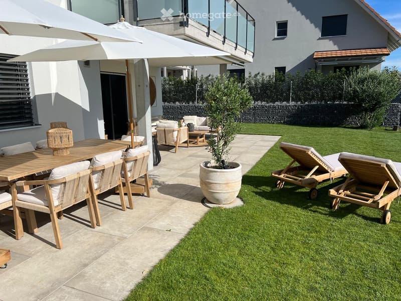 EXKLUSIVE GARTENWOHNUNG MIT 180 M² PRIVATGARTEN & WEITSICHT (2)