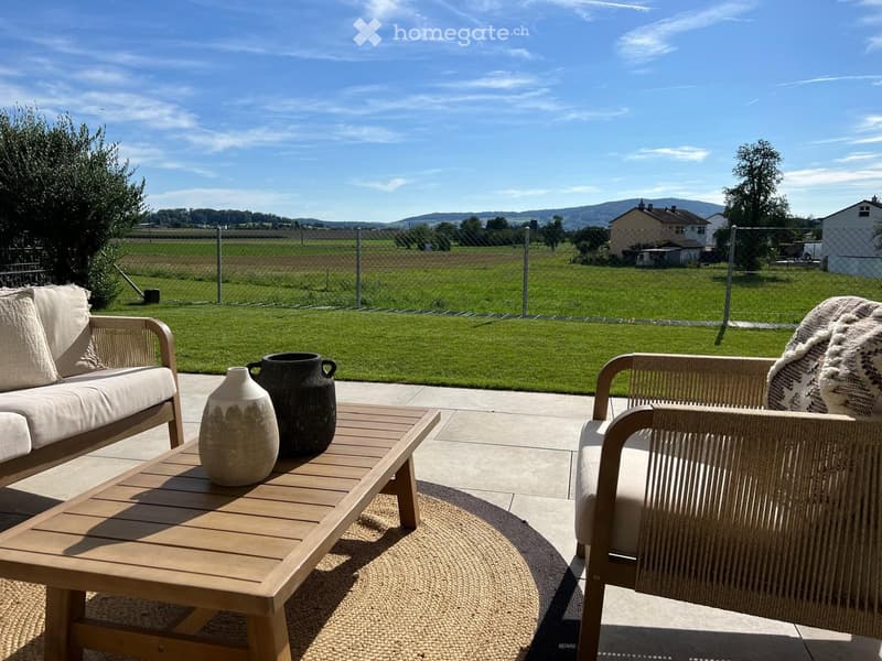 EXKLUSIVE GARTENWOHNUNG MIT 180 M² PRIVATGARTEN & WEITSICHT (1)