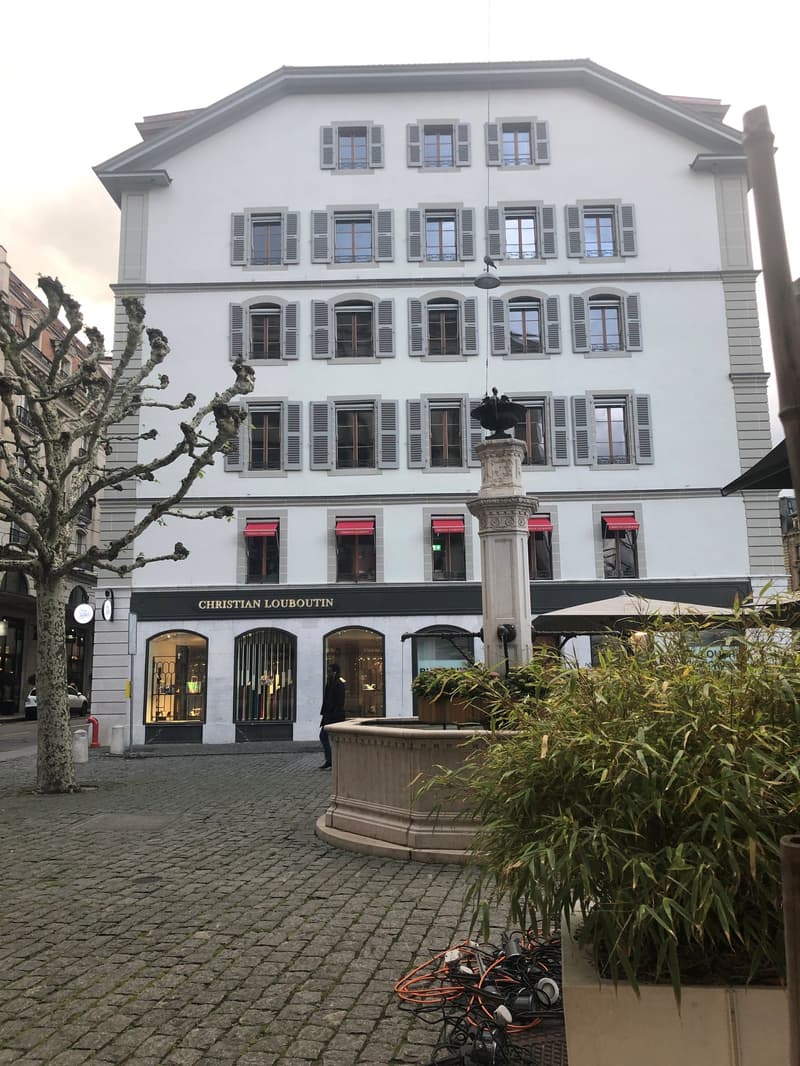 Reprise de bail - Rue du Rhone- Bureau 160 m² - (1)