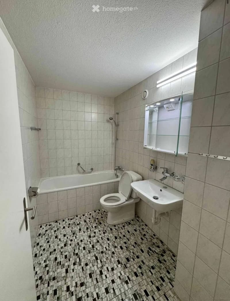 Charmante 4.5-Zimmer-Wohnung in ruhiger Lage in Zunzgen (7)