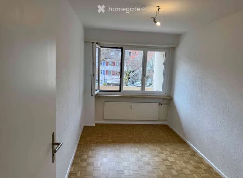 Charmante 4.5-Zimmer-Wohnung in ruhiger Lage in Zunzgen (5)