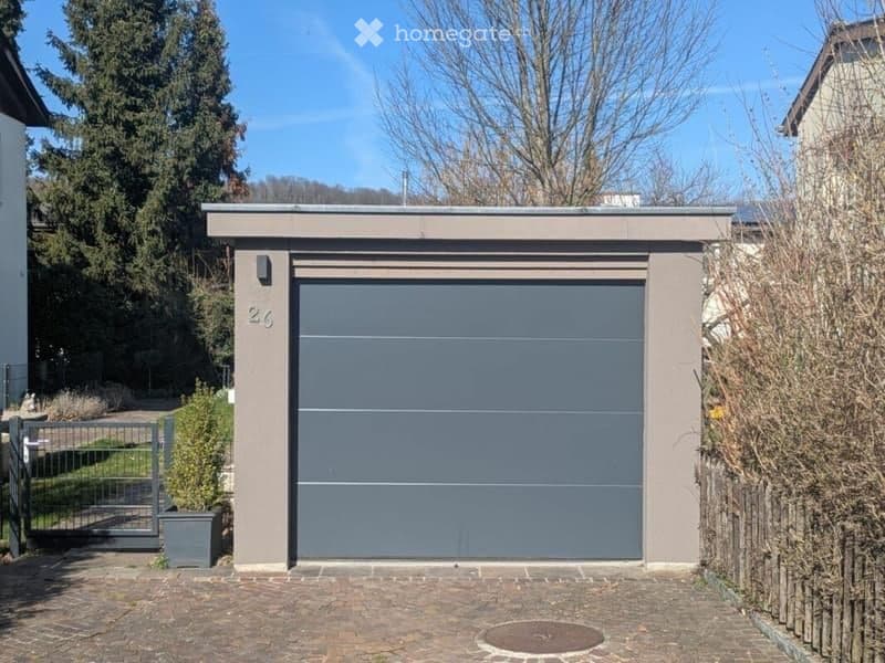 Charmantes 5.5-Zimmer-Doppeleinfamilienhaus in ruhiger Lage von Biel-Benken (2)