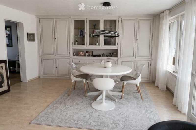 Charmantes 5.5-Zimmer-Doppeleinfamilienhaus in ruhiger Lage von Biel-Benken (5)