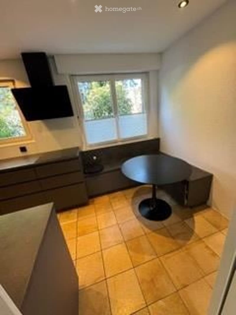 Charmantes 5.5-Zimmer-Doppeleinfamilienhaus in ruhiger Lage von Biel-Benken (7)