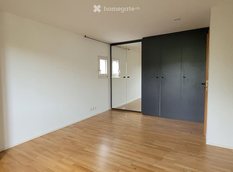 empty room, wooden floor, white walls, glass door, small window
