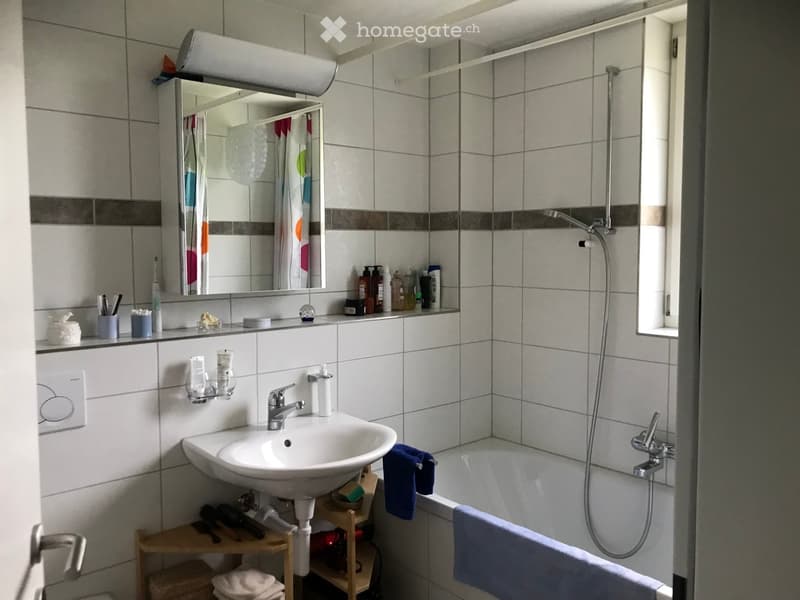 Charmante 3.5-Zimmer-Wohnung mit Balkon und Gartensitzplatz  in traumhafter Umgebungin Gempen (10)