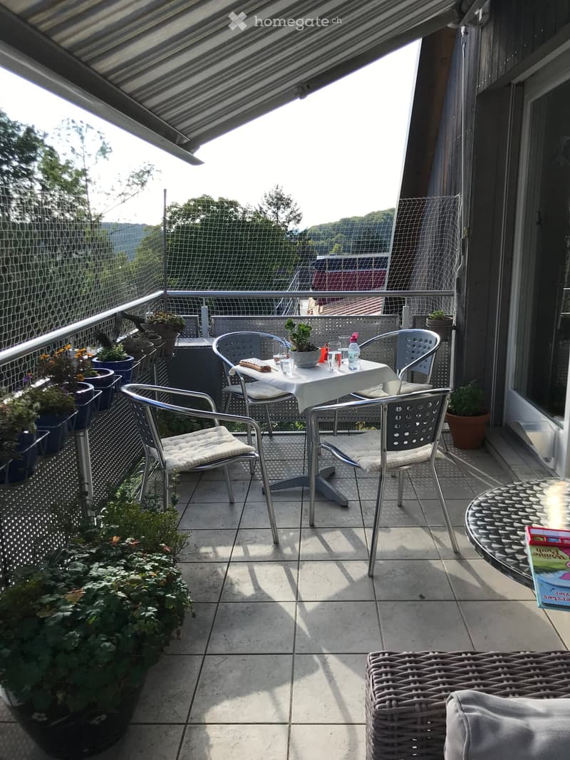 Charmante 3.5-Zimmer-Wohnung mit Balkon und Gartensitzplatz  in traumhafter Umgebungin Gempen (9)