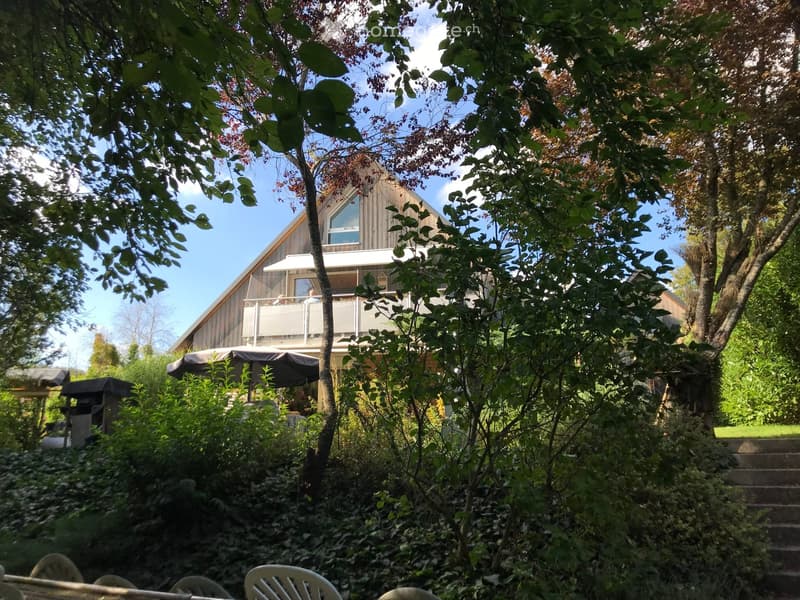 Charmante 3.5-Zimmer-Wohnung mit Balkon und Gartensitzplatz  in traumhafter Umgebungin Gempen (2)