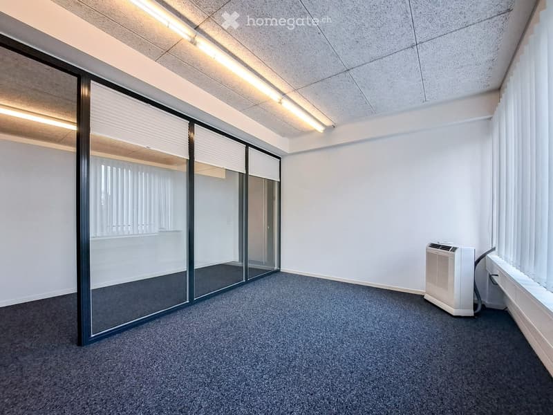 Moderne 4.5-Zimmer Bürofläche an ruhiger Lage in Ettingen (2)