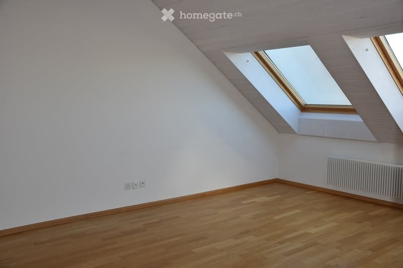 Sonnige 4.5-Zimmer-Dachwohnung mit Balkon in Dornach (5)