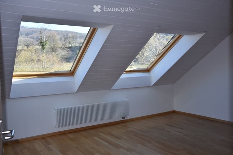 Sonnige 4.5-Zimmer-Dachwohnung mit Balkon in Dornach (4)