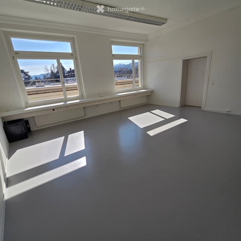 Attraktive und flexible Büroräume in gepflegtem Geschäftsgebäude an zentraler Lage (2)
