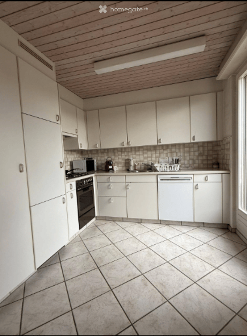 Möbliertes Zimmer in moderner 3-Zimmerwohnung in Zürich-Witikon (2)