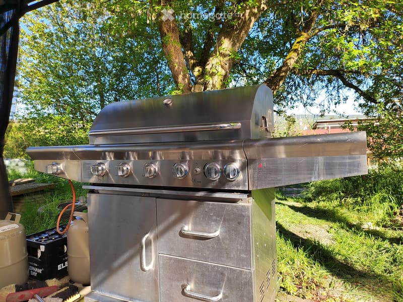 Grill als Geschenk inkl.