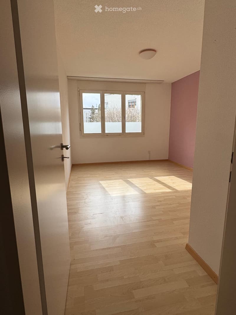 Charmante 4.5-Zimmer-Wohnung mit Balkon in Chur (10)