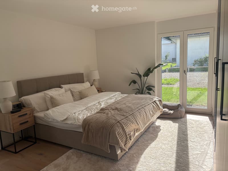 Hauptschlafzimmer mit Einbauschrank