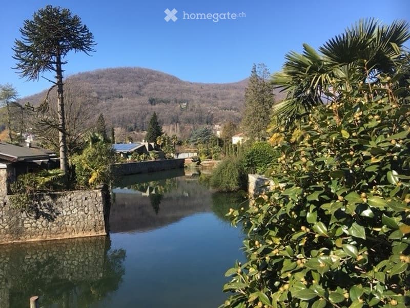 Ferienvilla mit Swimmingpool und Bootsplatz direkt am See (1)