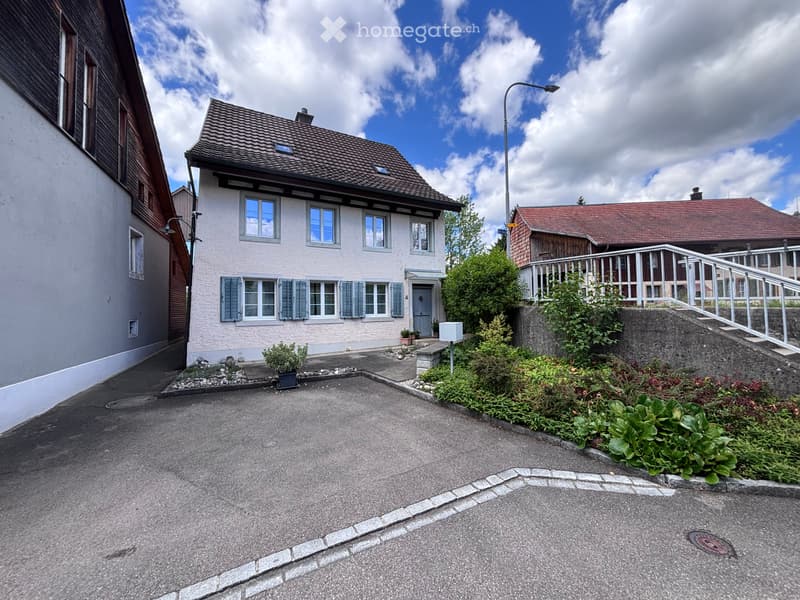 Charmantes 5-Zimmer Einfamilienhaus im Herzen von Neftenbach! RESERVIERT (1)