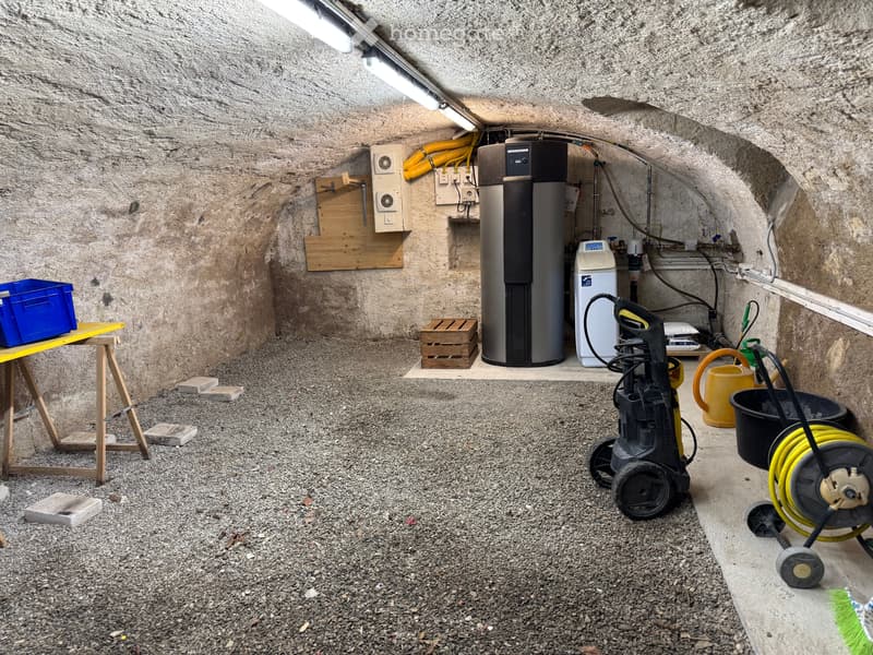 Naturkeller mit  Wärmepumpenboiler und Entkalkungsanlage