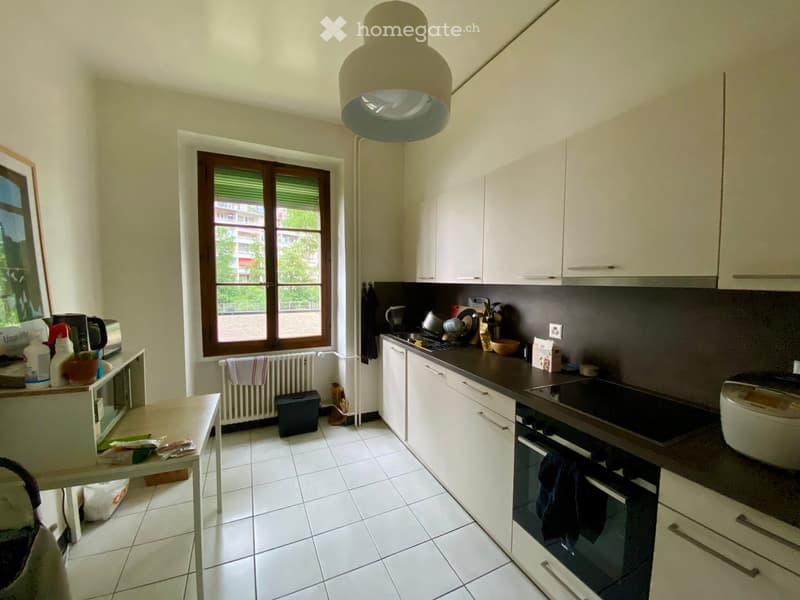 {"type": "Kitchen", "objects": ["oven", "microwave", "table", "cupboard", "fridge", "oven", "cupboard", "oven", "cupboard", "cupboard", "cupboard", "cupboard", "cupboard", "cupboard", "cupboard", "cupboard", "cupboard", "cupboard", "cupboard", "cupboard",