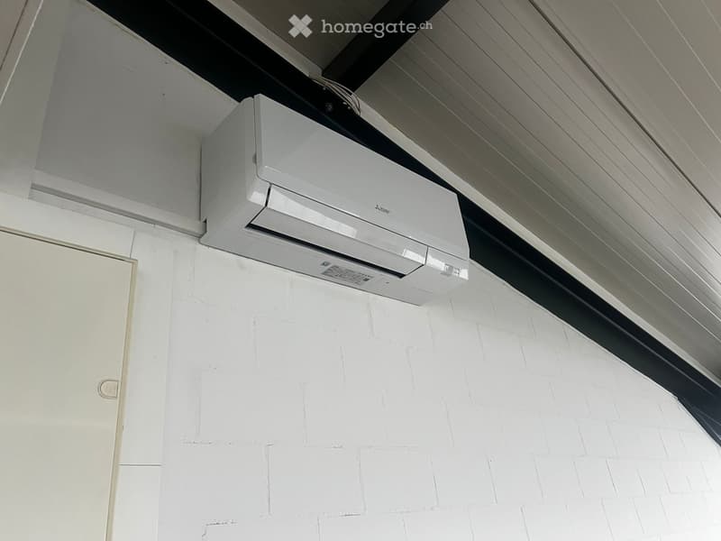 white wall mounted split air conditioner