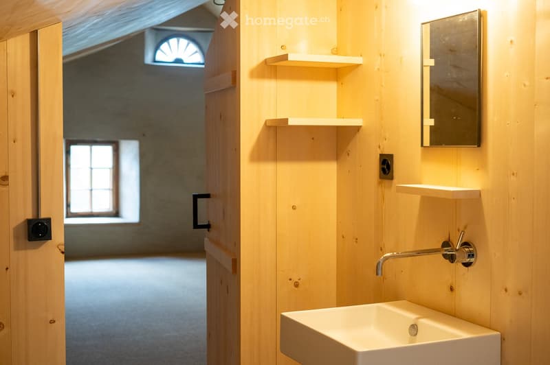 Dusche (Blickrichtung Wohn-/Essbereich)