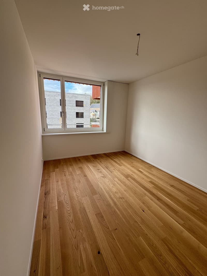 empty room, hardwood floor, white walls, large window