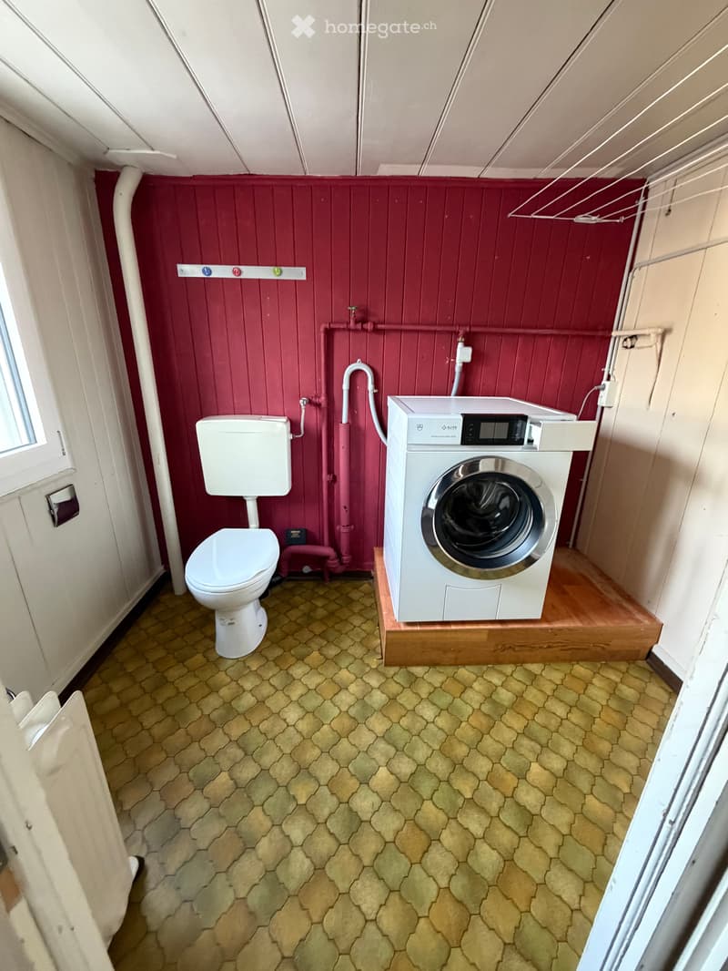 Waschküche + sep- WC auf Halbetage ausserhalb der Wohnung